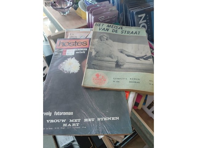 Lot 45 - vintage tijdschriften, pocketromans en strips - afbeelding 5 van  5