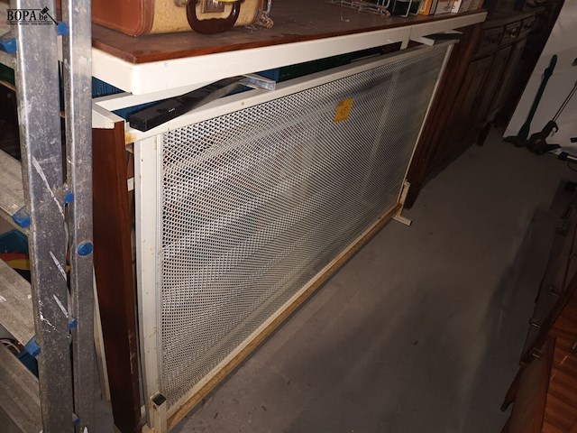 Lot 45 - vintage uitklapbaar bed - afbeelding 1 van  2