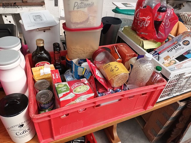 Lot 45 - voeding, dranken en keukengerei - afbeelding 1 van  6