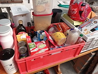 Lot 45 - voeding, dranken en keukengerei - afbeelding 1 van  6