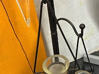 Lot 45 - zwarte metalen theelichthouder - afbeelding 2 van  3