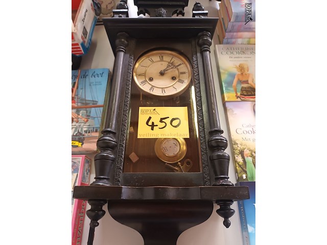 Lot 450 - houten muurklok - afbeelding 1 van  5