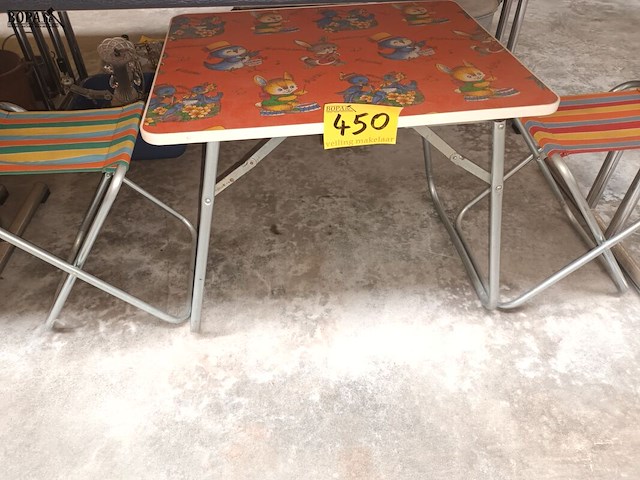 Lot 450 - kampeertafel met 2 stoeltjes - afbeelding 1 van  4