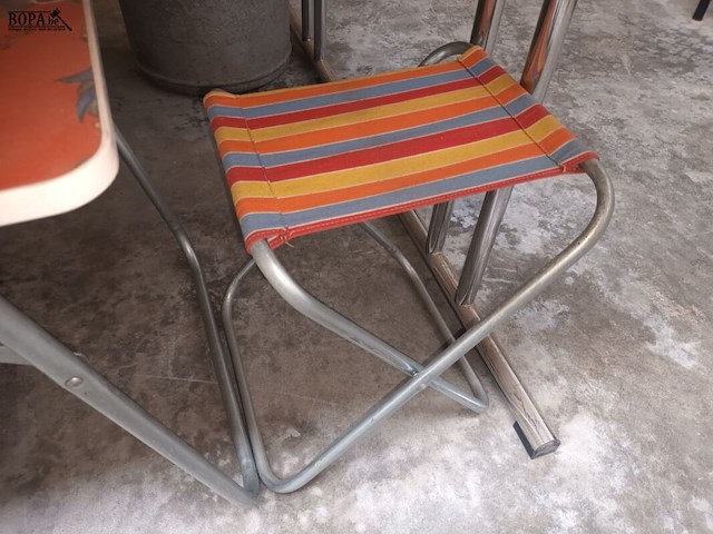 Lot 450 - kampeertafel met 2 stoeltjes - afbeelding 4 van  4