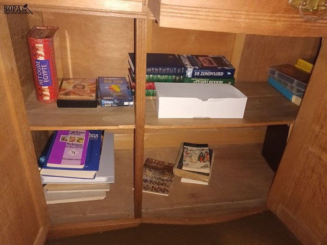 Lot 450 - video’s en boeken - afbeelding 2 van  5