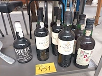 Lot 451 - flessen diverse porto wijn. 9 stuks