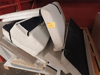 Lot 451 - onderdelen van sofa’s - afbeelding 1 van  3