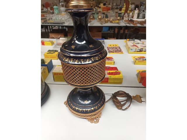 Lot 453 - lampedaire - afbeelding 3 van  4