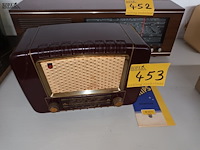 Lot 453 - radio bakeliet philips - afbeelding 1 van  4