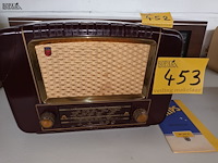 Lot 453 - radio bakeliet philips - afbeelding 2 van  4
