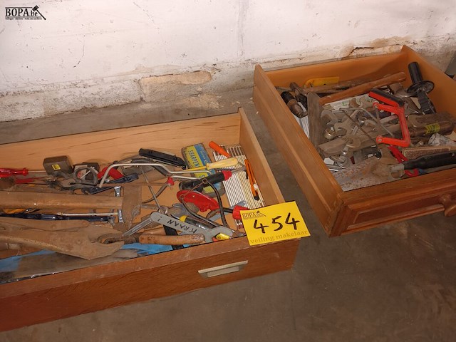 Lot 454 - gereedschap. 2 bakken - afbeelding 1 van  3
