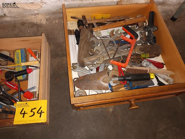 Lot 454 - gereedschap. 2 bakken - afbeelding 3 van  3