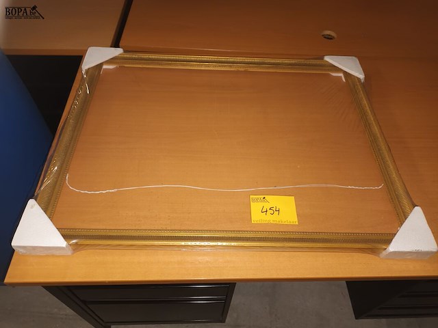 Lot 454 - goudkleurige lijst - afbeelding 1 van  3