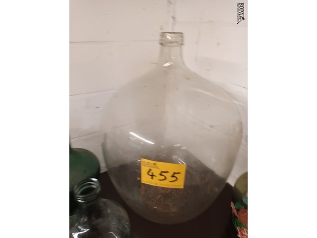 Lot 455 - grote glazen flessen. 5 stuks - afbeelding 3 van  4