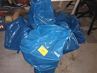 Lot 455 - huisraad. 7 zakken - afbeelding 1 van  6