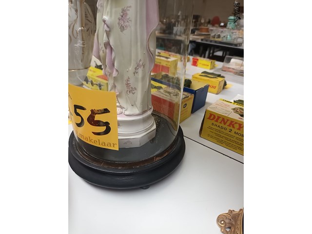 Lot 455 - maria met kind onder globe - afbeelding 3 van  3