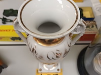 Lot 457 - antieke vaas - afbeelding 2 van  3