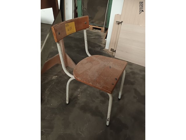 Lot 457 - retro schoolstoel - afbeelding 2 van  3