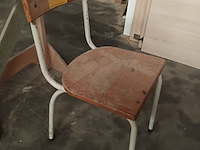Lot 457 - retro schoolstoel - afbeelding 2 van  3