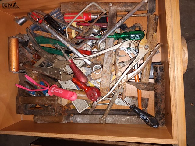 Lot 458 - gereedschap. 3 bakken - afbeelding 2 van  4