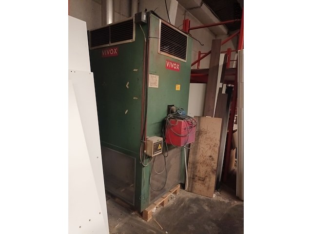 Lot 458 - verwarmingsinstallatie met mazouttank - afbeelding 1 van  4