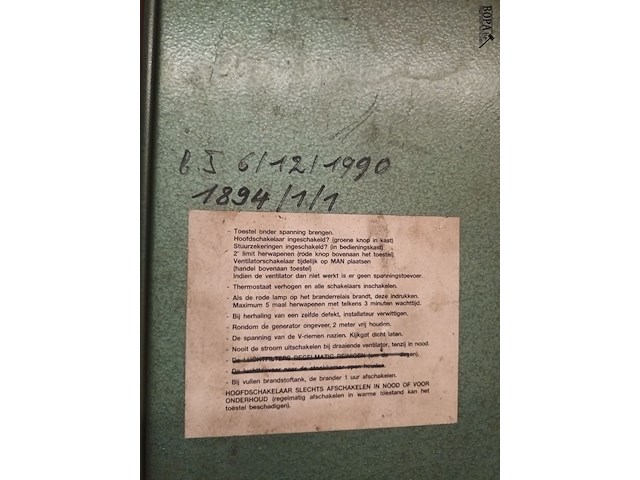 Lot 458 - verwarmingsinstallatie met mazouttank - afbeelding 3 van  4