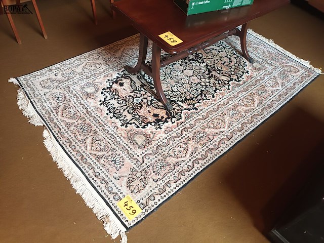 Lot 459 - perzisch tapijt - afbeelding 1 van  6