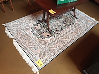 Lot 459 - perzisch tapijt - afbeelding 1 van  6