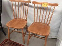 Lot 459 - vintage stoelen. 2 stuks