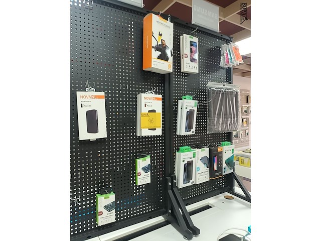 Lot 46 - accessoires voor gsm en tablets. 46 stuks - afbeelding 3 van  10