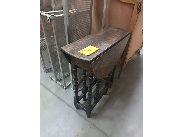 Lot 46 - antieke klaptafel - afbeelding 1 van  1