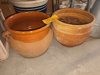 Lot 46 - bloempotten aardewerk. 3 stuks - afbeelding 2 van  4