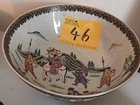Lot 46 - chinese kom met jachttafereel - afbeelding 1 van  6