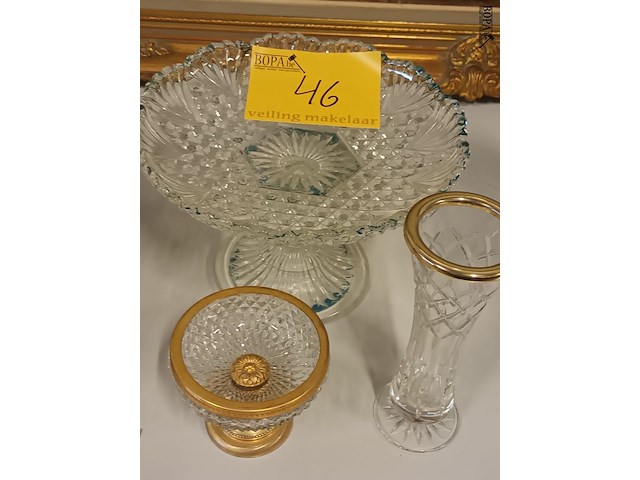 Lot 46 - deco in glaswerk. 3 stuks - afbeelding 1 van  4