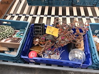 Lot 46 - decoratie. 3 bakken - afbeelding 3 van  11