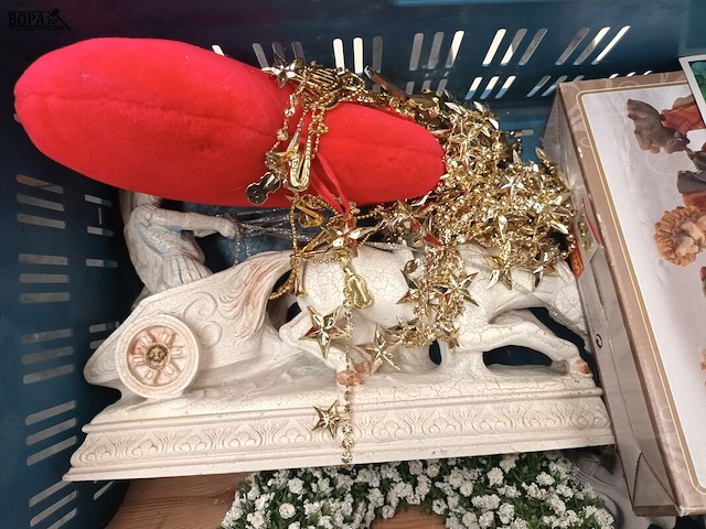 Lot 46 - decoratie. 3 bakken - afbeelding 5 van  11