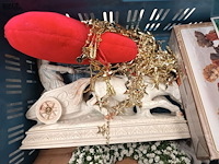 Lot 46 - decoratie. 3 bakken - afbeelding 5 van  11