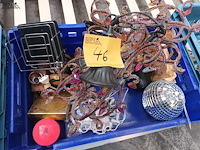 Lot 46 - decoratie. 3 bakken - afbeelding 7 van  11