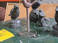 Lot 46 - gietijzeren vogelbeeldjes - 4 stuks - afbeelding 2 van  4