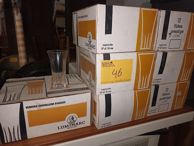 Lot 46 - glazen luminarc - afbeelding 1 van  3