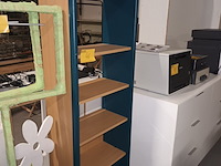Lot 46 - houten wandrek - afbeelding 1 van  3