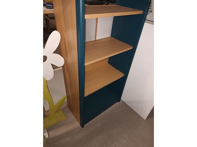 Lot 46 - houten wandrek - afbeelding 2 van  3