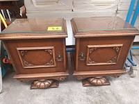 Lot 46 - koppel nachtkastjes - afbeelding 1 van  4