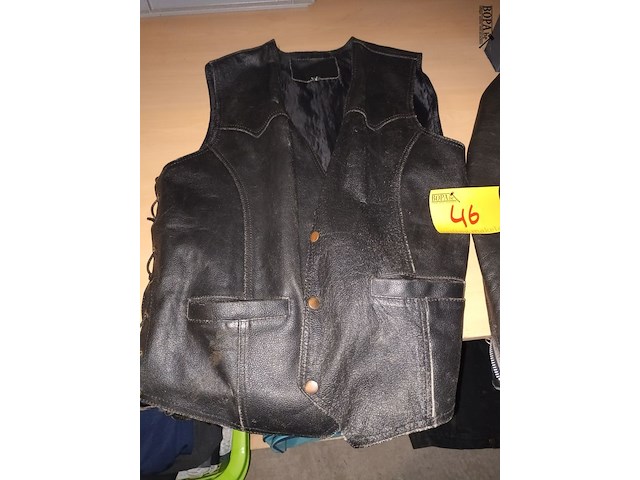 Lot 46 - lederen gilet en motorvest - afbeelding 2 van  5