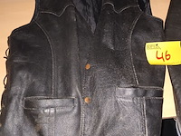 Lot 46 - lederen gilet en motorvest - afbeelding 2 van  5