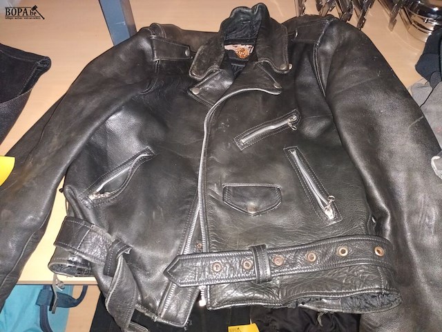 Lot 46 - lederen gilet en motorvest - afbeelding 3 van  5