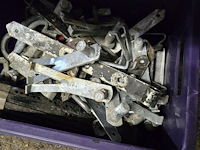 Lot 46 - lot scharnieren hekwerk - afbeelding 2 van  2