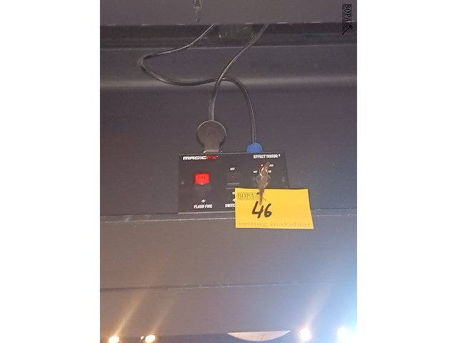 Lot 46 - magixfc rookeffect systeem - afbeelding 1 van  5
