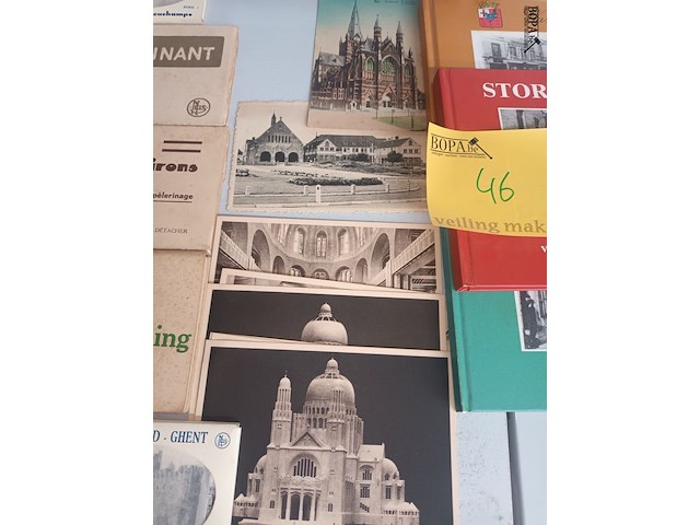 Lot 46 - postkaarten en boeken - afbeelding 4 van  5