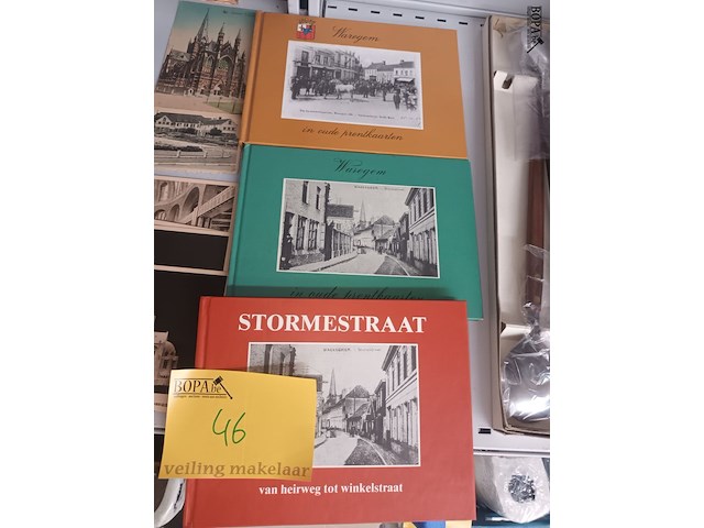 Lot 46 - postkaarten en boeken - afbeelding 5 van  5
